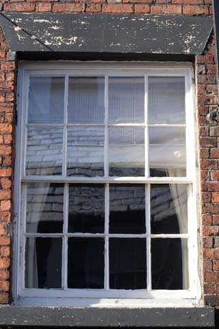 Restoring sash windows � Hmproudlove | Dreamstime.com 