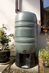 Water Butt : � Robert Hackett | Dreamstime.com